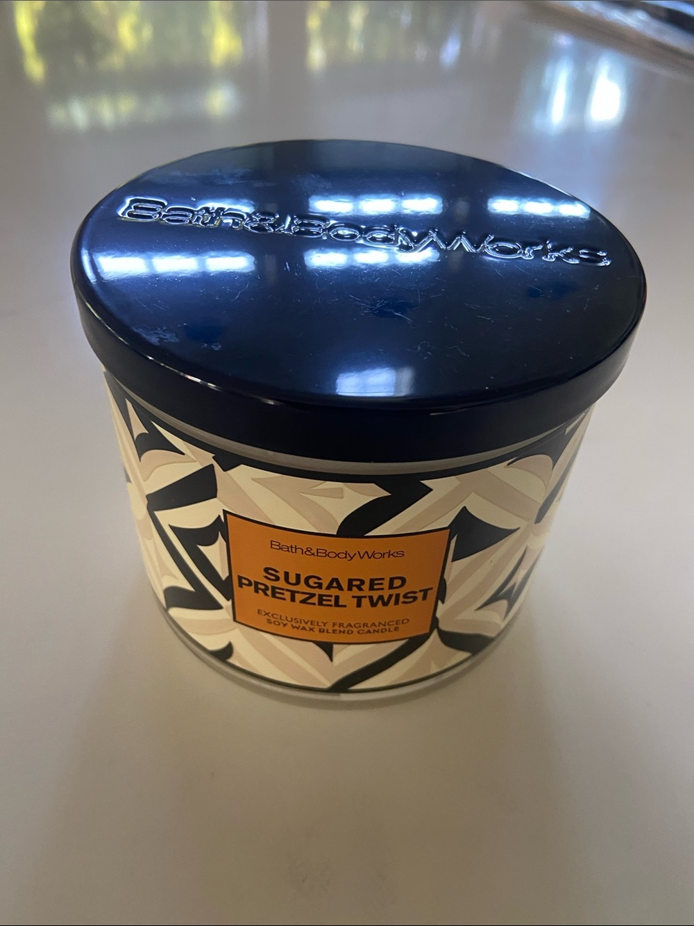 Bath & Body Works Sugared Pretzel Twist Candle - Black & Cream